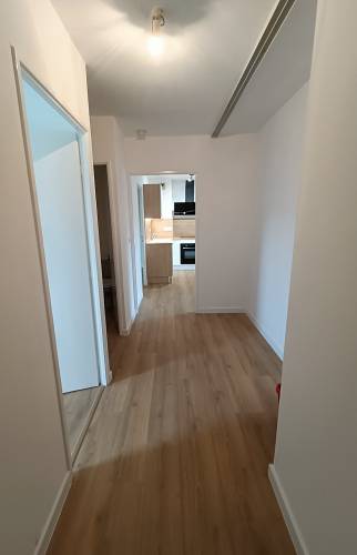 revêtement parquet en bois dans un appartement
