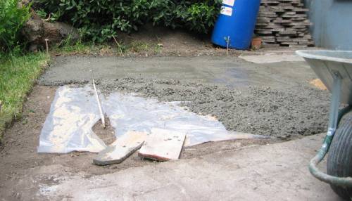 Construction d'une cour à Poissy