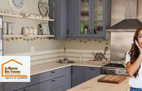 Rénovation réussie : cette cuisine chaleureuse combine élégance et fonctionnalité, par l’agence La Maison Des Travaux Quimper.