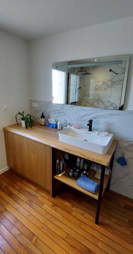 Meuble vasque de salle bain sur mesure, une création La Maison Des Travaux, avec Lave linge intégré