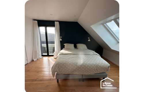 Chambre sous des combles 