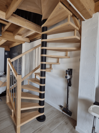 Installation d'un escalier intérieur hélicoïdal - Pornic 44210