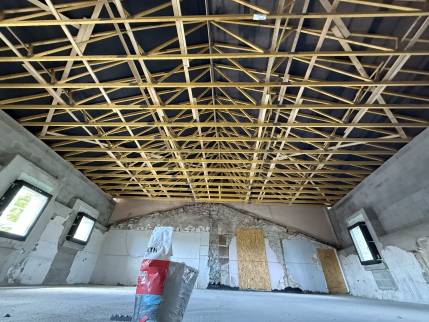 Rénovation de corps de ferme avec nouvelle charpente et toiture - Alixan 26300