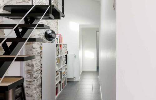Escalier et mur en pierres - Rénovation de maison à la Haye Fouassière (44)