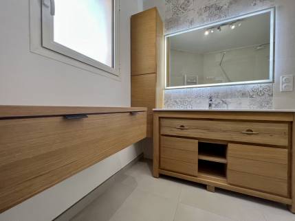 pose de meubles en bois