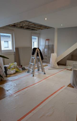 Vue d'ensemble du salon en cours de chantier
