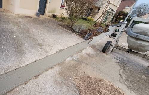 Semelle en béton pour l'installation de clôture, portail et portillon - Brie-Comte-Robert 77170