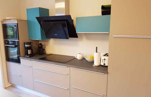 cuisine moderne avec poignets intégrées