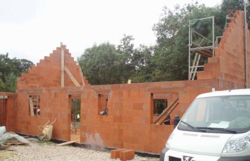 Destruction d'une vieille grange pour reconstruction à neuf à Veilleins (41)