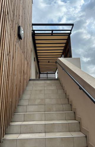 Rénovation toiture terrasse installation stores La Maison Des Travaux Nîmes