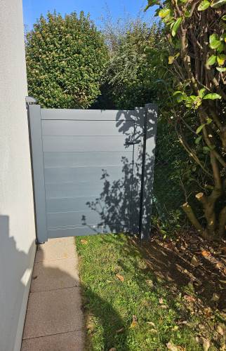 Vu e de l'autre côté du petit portillon