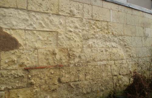 le mur avant les travaux à MONTRICHARD (41)