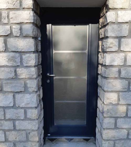 Porte alu, vitrage dépoli