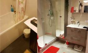 Avant et après les travaux de cette salle de bain
