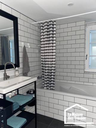 Salle de bain rénovée dans une maison secondaire à Arzon