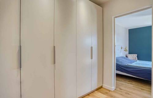 Grand dressing aménagé