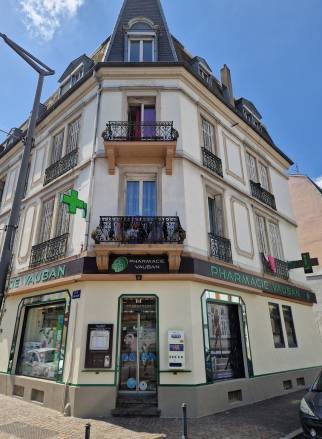 Ravalement de façade d'un immeuble ancien à Mulhouse
