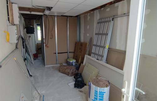 Transformation d’un garage en bureau et salle de bain à Champier