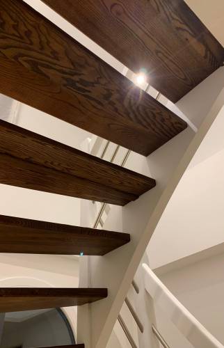 Escalier bois à Village Neuf