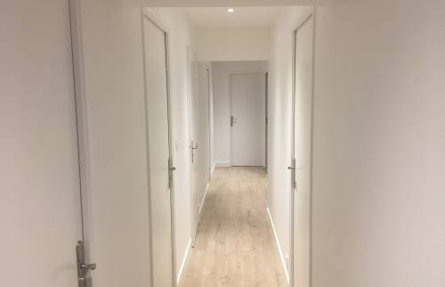 Revêtement de sol dans le couloir