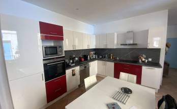 Vue générale de la cuisine rénovée 