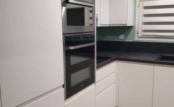 cuisine contemporaine blanc et noir