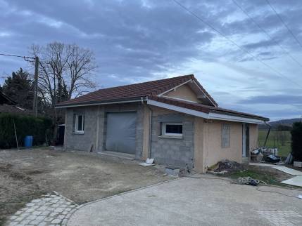 Garage pendant transformation en espace habitable - Viriville 38980