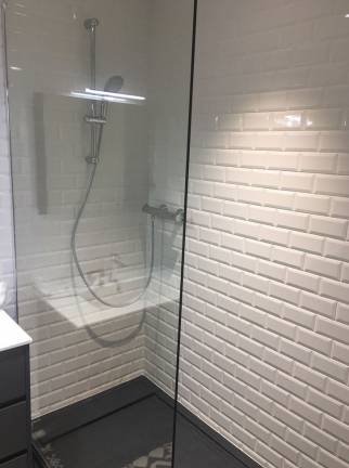 salle de bain à Montceau-Les-Mines