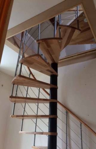 Pose d'un escalier en colimaçon à Trouville