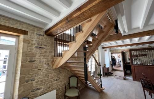 Escalier en bois et fer forgé près de Deauville