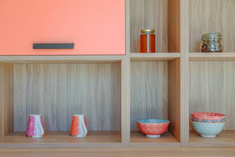 Détail des rangements avec niches