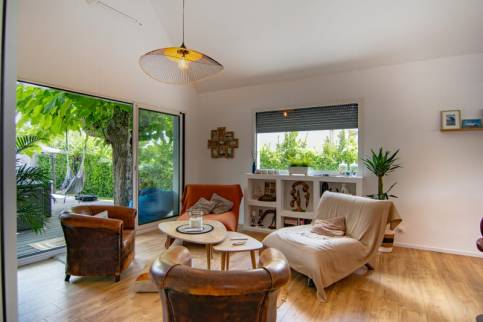 Rénovation de maison avec pose de revêtement de sol stratifié imitation bois - Villeneuve-en-Retz 44580