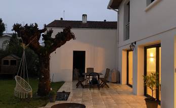 Extension pour accueillir un garage et une suite parentale au sein d'une maison bordelaise.