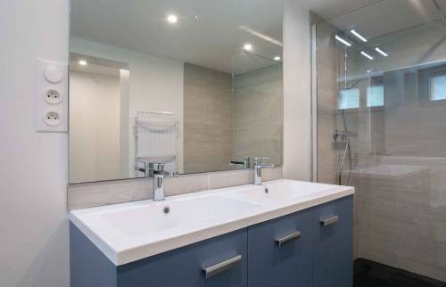 rénovation salle de bain avec meuble double vasque Annecy (74) 