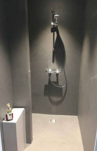 Création d'un coin douche attenant à la piscine - Ploemeur (56270)