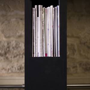 Un peu de lecture pour faire patienter les clientes du salon de coiffure