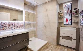 Salle de bain meuble et douche