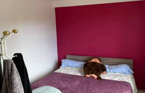 Chambre rénovée rouge