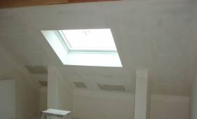 Aménagement de chambre sous toiture