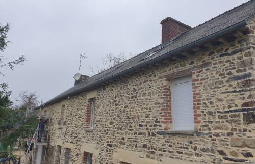 Nettoyage et reprise des pierres apparentes