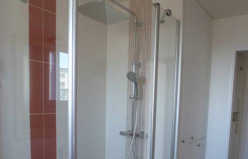rénovation de salle de bains avec douche 
