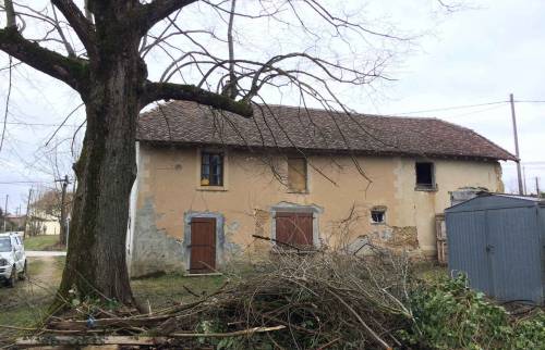 mur en pisé détérioré
