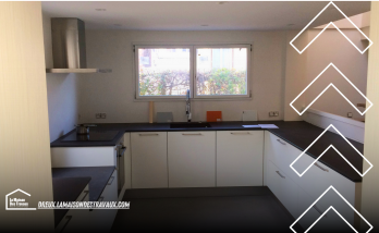 Rénovation Moderne de Cuisine en U à Saint-André-de-l'Eure par des Experts