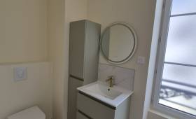 Meuble de salle de bain vert sauge