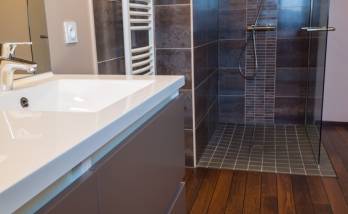 Rénovation du rez-de-chaussée salon, entrée, WC et cuisine d’une maison au Pecq (78)