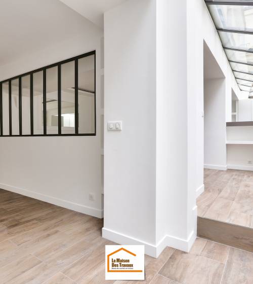 Une verrière dans un appartement à Paris