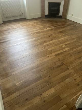  Parquet en chêne massif rénové dans un appartement rénové - Bourg-en-Bresse 01000