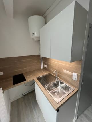 Petit appartement rénové avec nouvelle cuisine équipée - Nantes 44