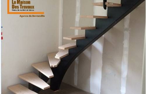 escalier en bois et fer