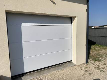 Aménagement de garage avec nouvelle porte de garage sectionnelle - Montauban 82000